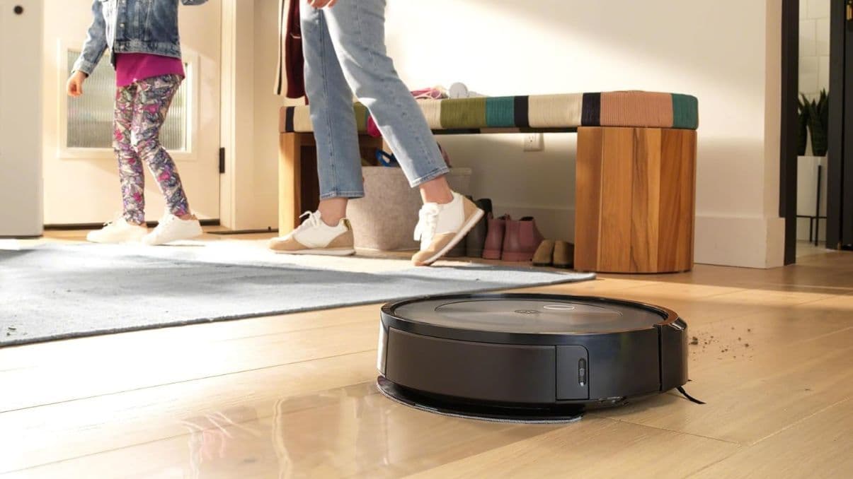 Can Roomba Go from Hardwood to Carpet in One Cleaning?