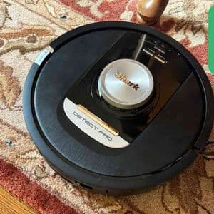 Choosing the Right Robotic Vacuum for Carpet Cleaning Needs