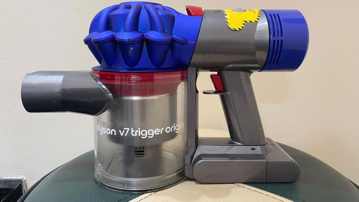 Dyson V 7: What to Know About This Cordless Vacuum Series