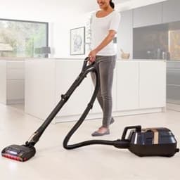 Cylinder Vacuum Cleaner Reviews – Expert Guide for 2025