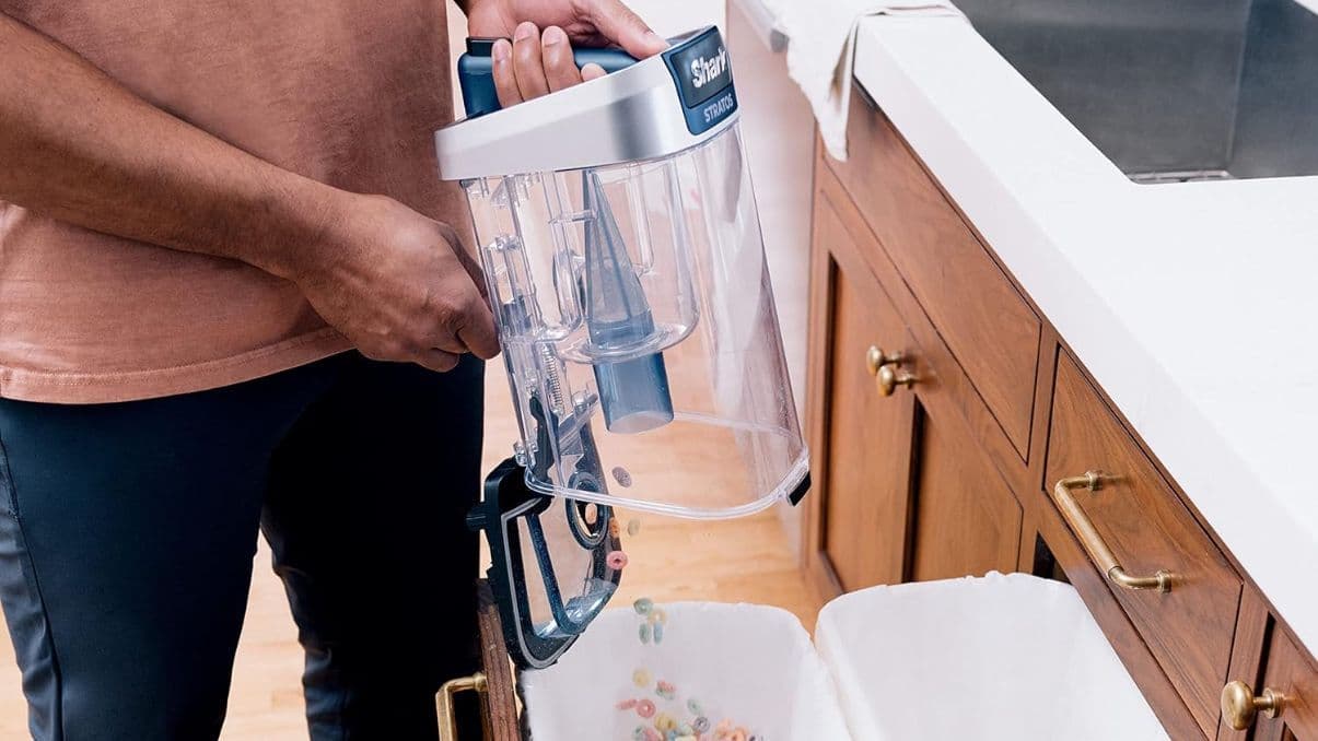 How to Empty Shark Vacuum Easily and Properly