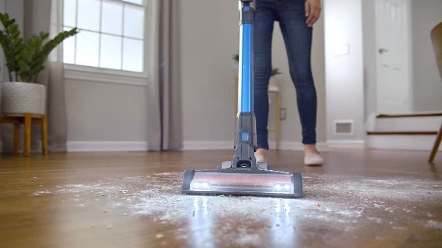 BLACK+DECKER 12V MAX dustbuster AdvancedClean+ Cordless Hand Vacuum (HHVK320J61)