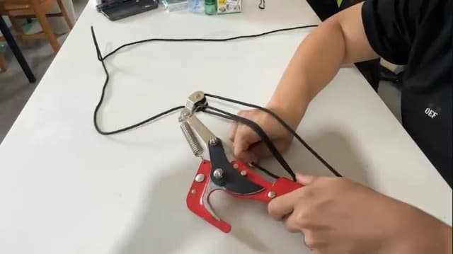 Pole Saws for Tree Trimming, 7.3-27 ft Extendable Tree Trimmers Long Handle Pruner, Sharp Steel Blade and Scissors High Branches Trimming, Tree Pruner, Tree Saw