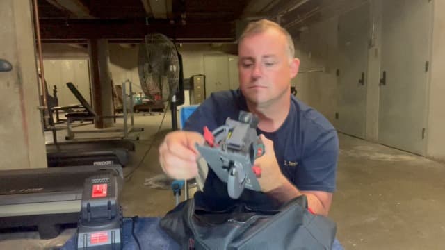 HYCHIKA Cordless Circular Saw, 18V Mini Circular Saw with 4.0Ah Battery, 3 Blades(4-1/2",4-9/10"), 3500RPM Max Cuting Depth:90°(48mm)/45°(32mm), Compact Circular Saw for Wood, Plastic and Soft Metal