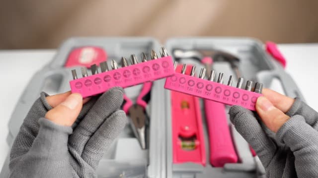 Hi-Spec 35pc Pink Tool Kit with 3.6V USB Electric Screwdriver and Drill Set. Complete Women Tool Set
