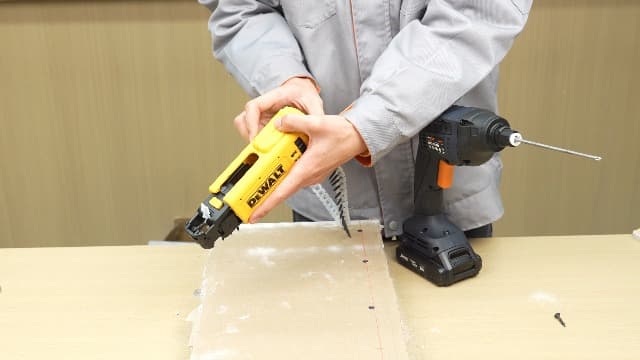 Collated Screw Gun Attachment, Suit For Dewalt DCF620B DCF630B