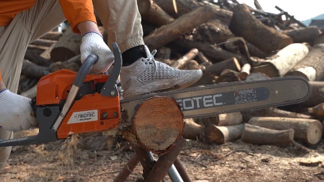 58CC Gas Chainsaw 18 Inch 20 Inch, Gas Powered Chain Saw with Ergonomic Handheld Petrol Gasoline Chain Saw, 2-Cycle Gas Engine Chainsaw for Tree Wood Firewood Outdoor Cutting
