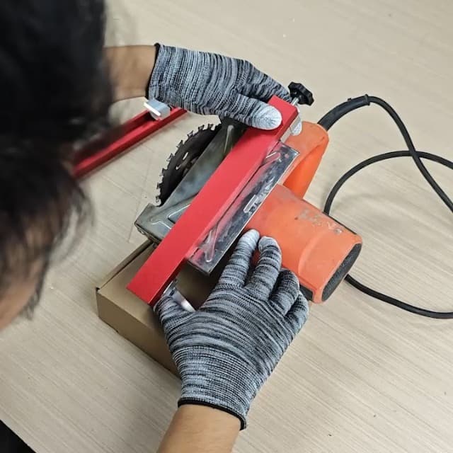 TOOLCOOL Circular Saw Guide Attachment Aluminum Alloy Adjustable Cutting Guide Rail For Circular Saw Trimming Narrow Strips
