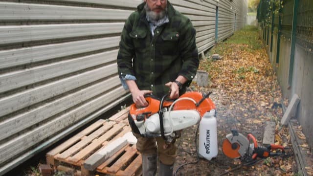 Evolution R255DCT - 10 In Concrete Saw (Aka Circular, Angle Grinder, Chop Saw, Cut Off, Demo, Disc Cutter, Power Cutter) - 15A Motor, No Gas - 4-1/16 In Cut - Incl Premium Diamond Blade