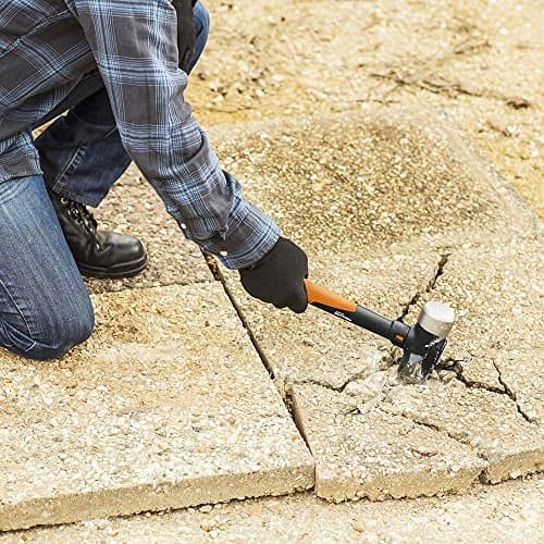 Fiskars Pro IsoCore 3 lb Club Hammer (11") - Drilling Hammer with Wedged Demolition and Driving Face, Shock-Absorbing Grip - Construction and Home Improvement Tools