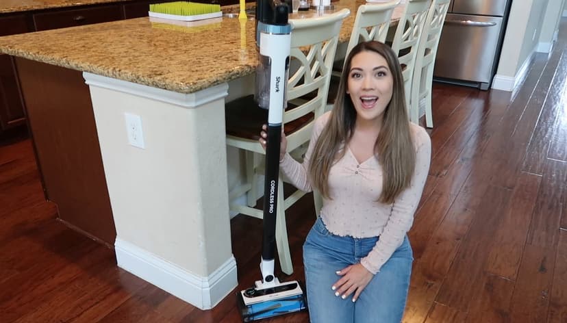 Shark IZ562H Cordless Pro Vacuum with Clean Sense IQ and Odor Neutralizer, PowerFins Plus Brushroll, Includes Duster Crevice & Pet Tool, Up to 40 Minute Runtime, Light Blue, Without MultiFLEX