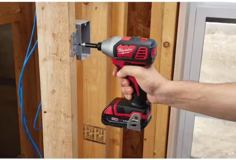 Milwaukee 2691-22 18-Volt Compact Drill and Impact Driver Combo Kit