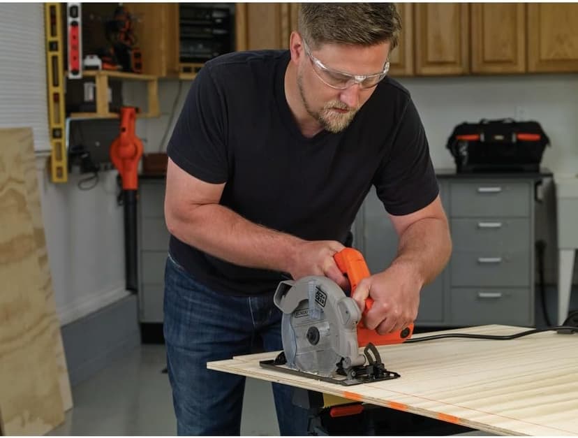 BLACK+DECKER 7-1/4-Inch Circular Saw with Laser, 13-Amp (BDECS300C)