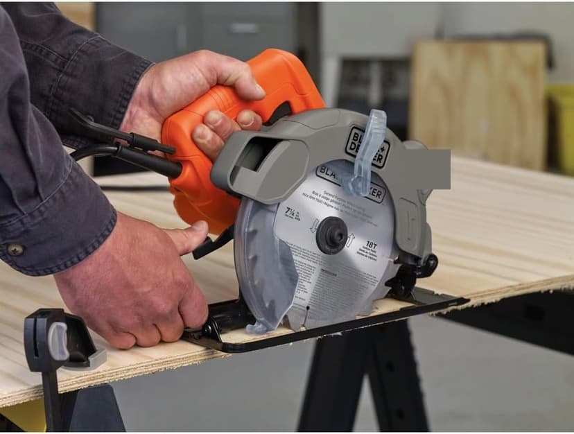 BLACK+DECKER 7-1/4-Inch Circular Saw with Laser, 13-Amp (BDECS300C)