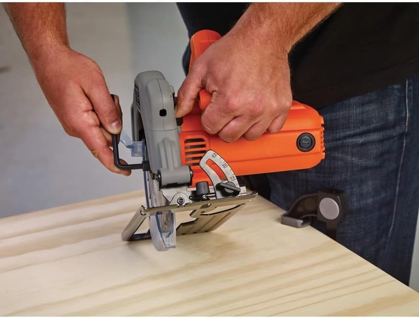 BLACK+DECKER 7-1/4-Inch Circular Saw with Laser, 13-Amp (BDECS300C)