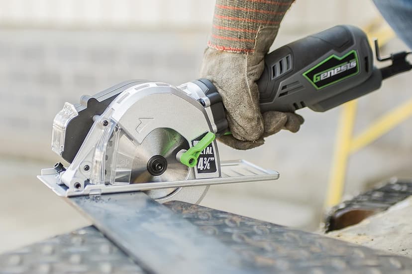 Genesis 5.8 Amp 4-3/4” Metal Cutting Circular Saw with Chip Collector and Metal Cutting Blade (GMCS547C)