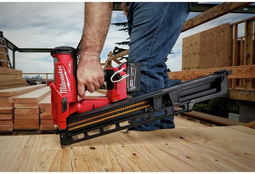 Milwauke M18 FUEL 21-Degree Framing Nailer (Tool Only) New