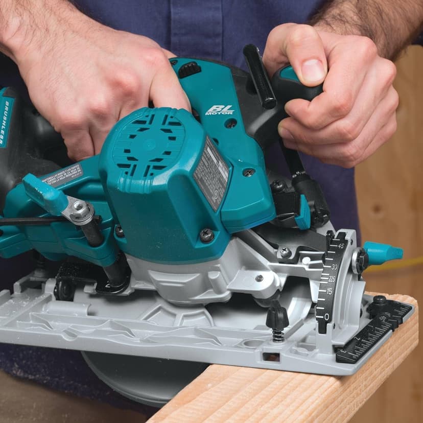 Makita XSH03Z-R 18V LXT Brushless Lithium‑Ion 6‑1/2 in. Cordless Circular Saw (Tool Only) (Renewed)