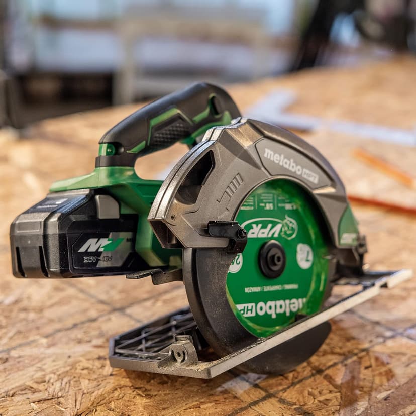 Metabo HPT 18V MultiVolt 7-1/4 Inch Cordless Circular Saw, High Torque, Lightweight Design, Up to 200 2x4 Cuts/Charge, Accepts 18V and 36V MultiVolt Metabo HPT Batteries, Tool Body Only, C1807DAQ4