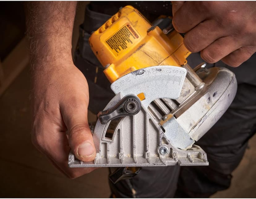 DEWALT 20V MAX* Circular Saw, 6-1/2-Inch, Cordless, Battery and Charger Included (DCS565P1)