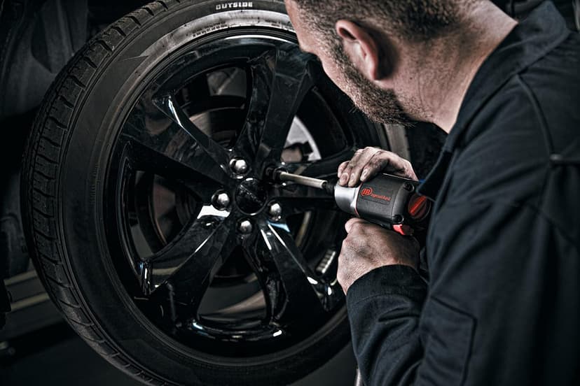 Ingersoll Rand 2135QXPA 1/2" Air Impact Wrench, Quiet, 1,100 ft-lbs Nut-Busting Torque