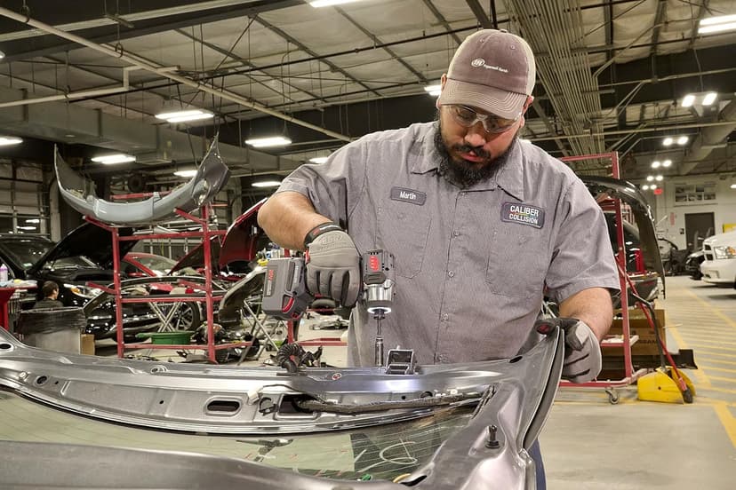 Ingersoll Rand W3111-K22 20V 1/4" Hex Cordless Impact Driver 2 Battery Kit, Mid-Torque, Compact, Pistol Grip