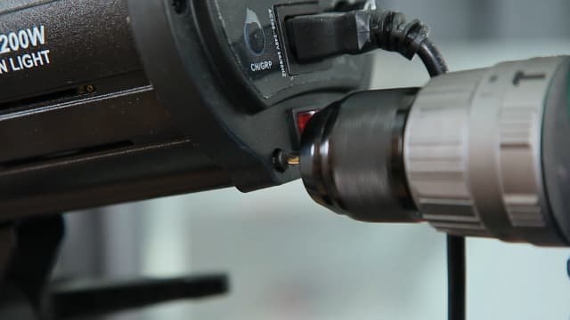 Cordless Hammer Drill Driver 18V, HYCHIKA 400 In-lbs Torque Power Drill with Auxiliary Handle, 1/2” Metal Chuck, 2.0Ah Battery, 1H Fast Charger, 21+3 Clutch, LED Light for Drilling Wood Metal Wall