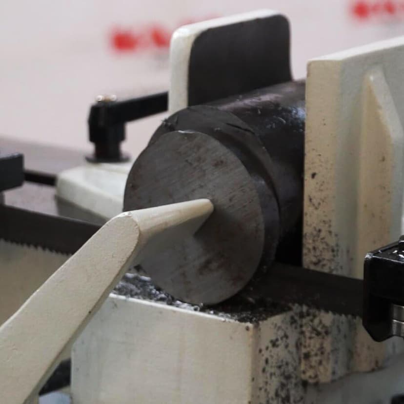 KAKA INDUSTRIAL Metal Band Saw | w/ 3 Blades Included | Horizontal Bandsaw,7 inch Round and 7 inch x 8.25 inch Rect Cut, 45-90° Swivel 1.5HP 115V/230V BS-712R