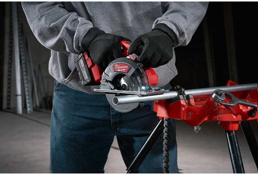 Milwaukee M18 FUEL 18-Volt Brushless Lithium-Ion 5-3/8 in. Cordless Metal Saw (Tool-Only)