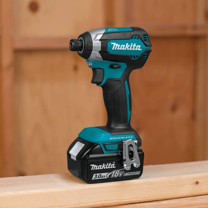 Makita XDT131-R 18V LXT 3.0 Ah Cordless Lithium-Ion Brushless Impact Driver Kit