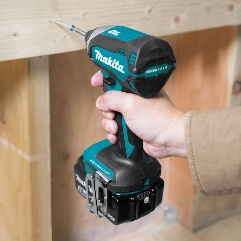 Makita XDT131-R 18V LXT 3.0 Ah Cordless Lithium-Ion Brushless Impact Driver Kit