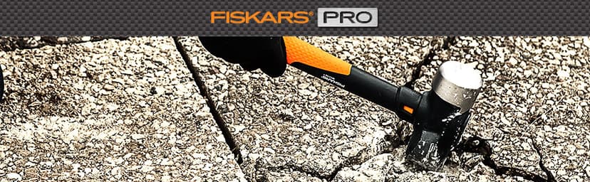 Fiskars Pro IsoCore 3 lb Club Hammer (11") - Drilling Hammer with Wedged Demolition and Driving Face, Shock-Absorbing Grip - Construction and Home Improvement Tools