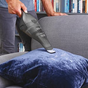 BLACK+DECKER dustbuster Handheld Vacuum, 8V Cordless, Hand Vacuum for Quick Cleanup with Crevice Tool and Washable Filter (HNVC220BCZ01)