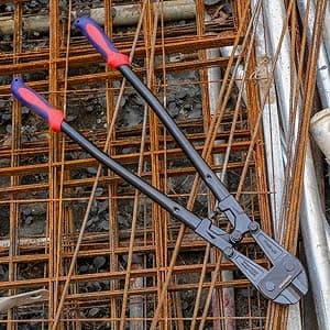 WORKPRO Bolt Cutter, 24-Inch, Chrome Vanadium Steel Blade for Cutting Pad Locks, Soft metal,Rivets and Chain, Bi-Material Handle with Soft Rubber Grip, W017015A