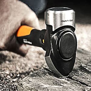 Fiskars Pro IsoCore 3 lb Club Hammer (11") - Drilling Hammer with Wedged Demolition and Driving Face, Shock-Absorbing Grip - Construction and Home Improvement Tools