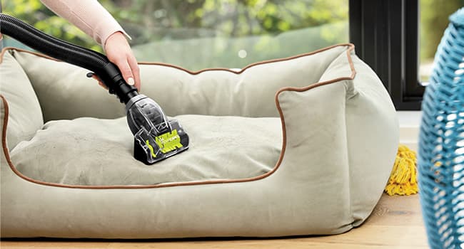 Bissell CleanView Swivel Rewind Pet Reach Vacuum Cleaner, with Quick Release Wand, Swivel Steering and Automatic Cord Rewind, 3197A (Color May Vary)